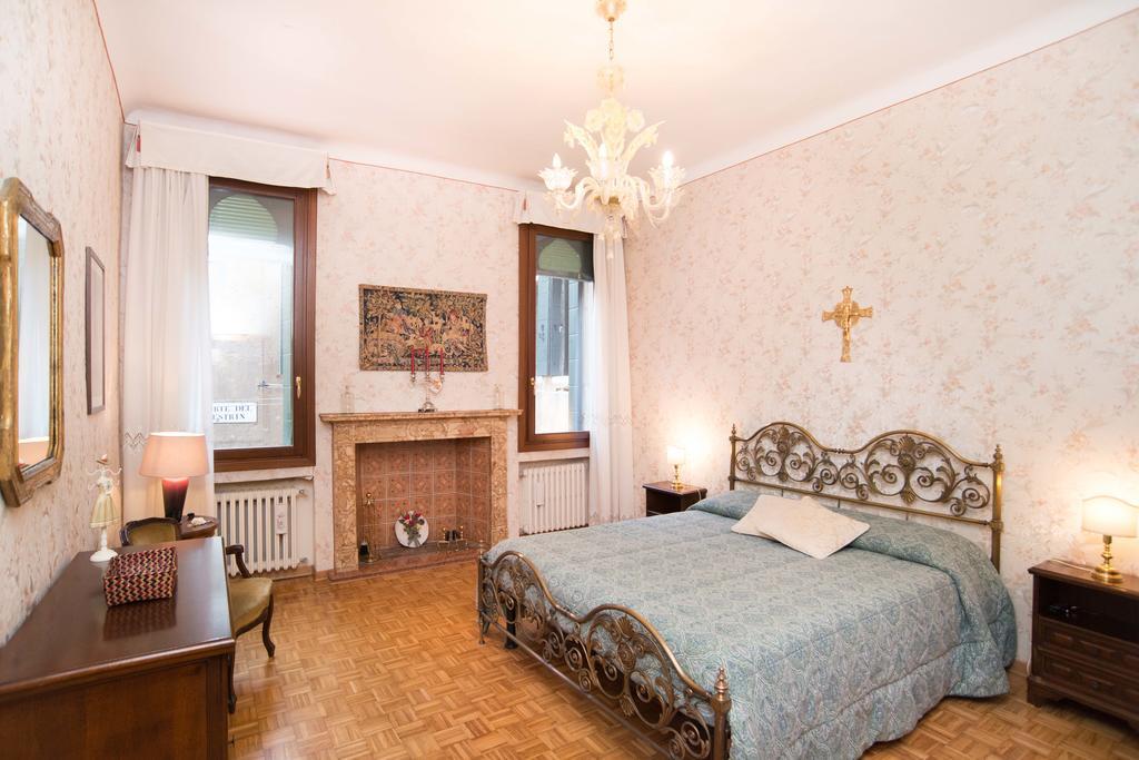 Ca Della Trifora Apartment Venesia Bagian luar foto