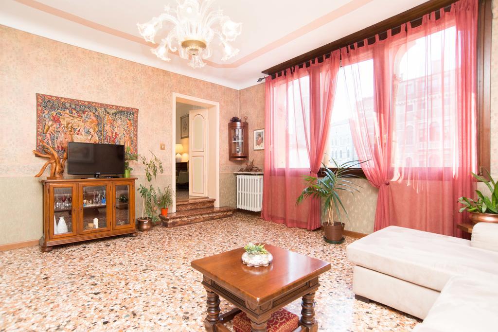 Ca Della Trifora Apartment Venesia Bagian luar foto
